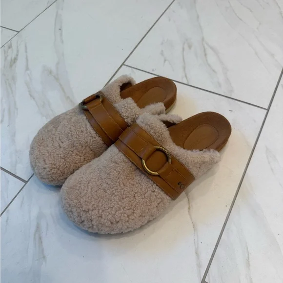 Chloe Shearling Clogs with Tan Strap - Picture 1 of 2